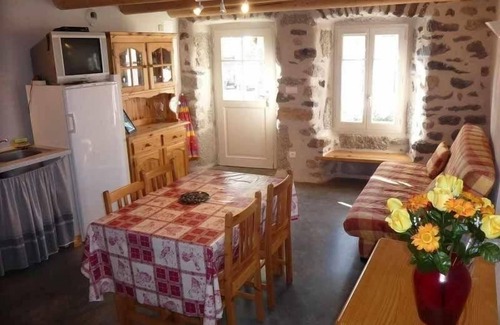 Rauret Cottage | Charming Cottage for 4 in Joncherette, Near Allier Gorges and Pradelles