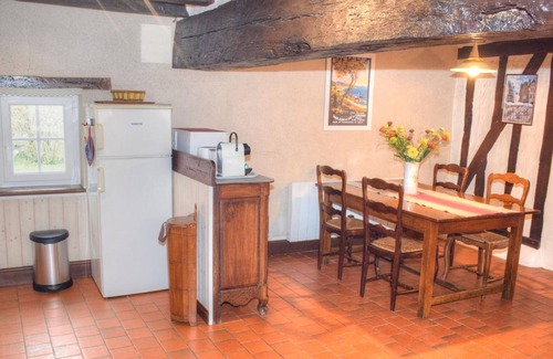 Cour-Cheverny Cottage | Charming Cottage for 5 with Terrace, Near Loire Castles, Pet Friendly, Internet, Baby Amenities