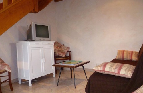 Cour-Cheverny Cottage | Charming Cottage with Private Garden, Near Vineyards, Pet-Friendly, Internet, BBQ