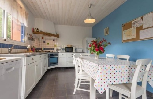 Guemene-Penfao Cottage | Charming Cottage with Garden, Bikes, and Family Amenities in Quiet Callac