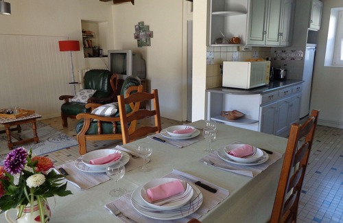Jouy-le-Potier Cottage | Charming Cottage in Sologne, Near Loire Castles, Private Garden, 2 Bedrooms
