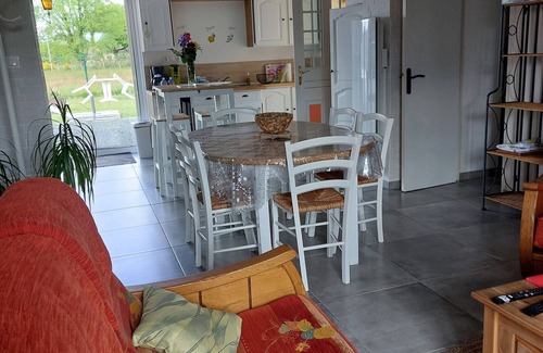 Monce-en-Belin Cottage | Charming Cottage Steps from Le Mans Circuit - Comfort, Amenities, and Parking