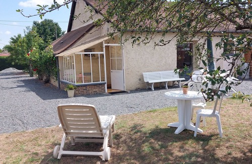 Monce-en-Belin Cottage | Charming Cottage Steps from Le Mans Circuit - Comfort, Amenities, and Parking