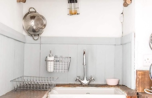 Illogan Cottage | Charming Cottage & Garden, 5min to Portreath Beach