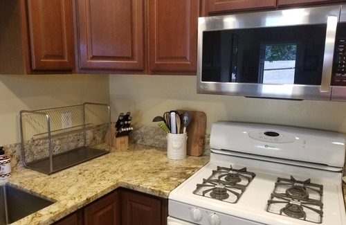 Napa House | Charming Cottage/Guest House 2 miles from Downtown Napa