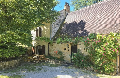 Berbiguieres Cottage | Charming cottage in Dordogne with pool and garden