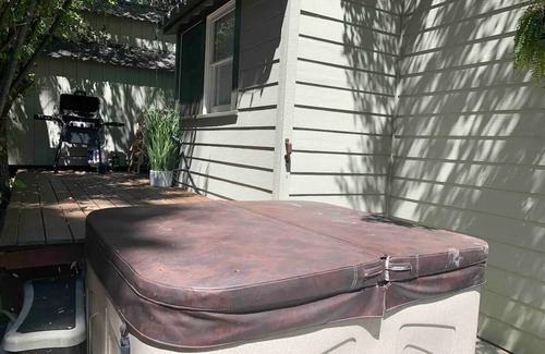 Soulsbyville Cottage | Charming cottage in welcoming Soulsbyville with WiFi, and AC.