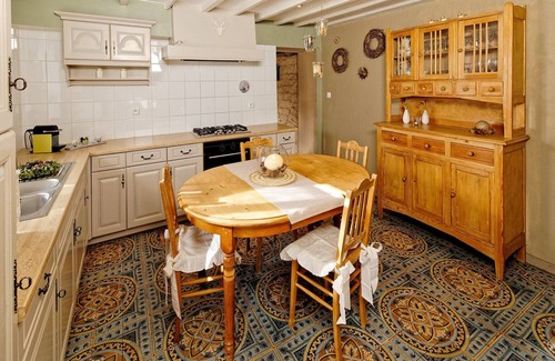 Gimnee Cottage | Charming cottage in a farm with views