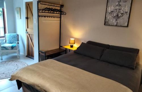 Walmer Apartment | Charming Cottage in a Prime Location