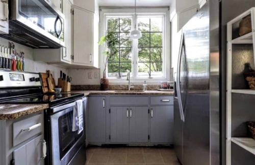 Lenox House | Charming cottage in desirable Cooper-Young neighborhood!