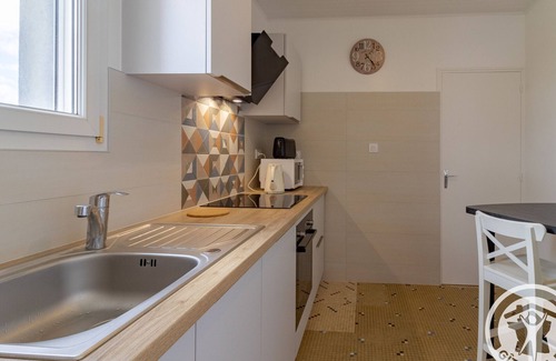 Saint-Germain-sur-Moine Cottage | Charming Cottage in Sèvremoine: Close to Shops, Attractions & Hellfest, Sleeps 5-6, Special Offer!