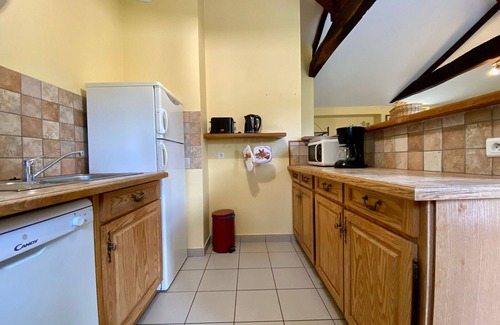 Frossay Cottage | Charming Cottage in Frossay: Countryside, Family-Friendly, Wi-Fi, Garden, Terrace, Near Pornic