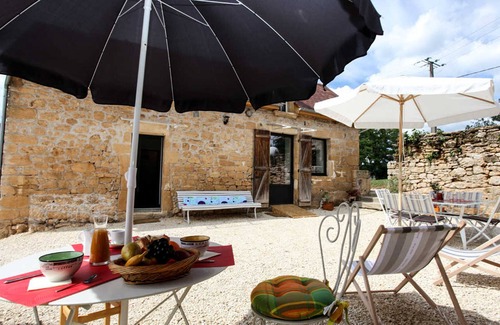 Grolejac Cottage | Charming cottage in Groléjac with parking, WiFi and enclosed garden