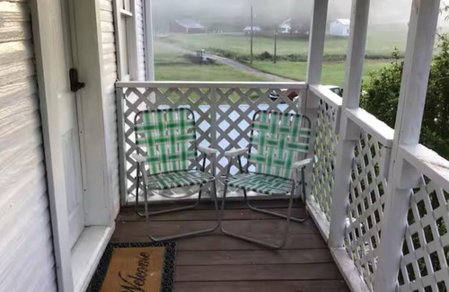 Gay Cottage | Charming cottage in lovely LeRoy with WiFi and AC