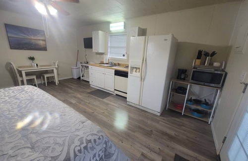 Hammond House | Charming cottage in marvelous Hammond with AC, WiFi