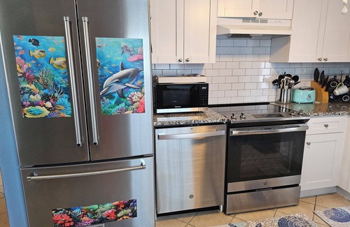 Anna Maria Cottage | Charming cottage in quiet area, close to beach & bay.
