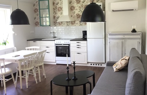 Hoviksnas House | Charming cottage in Höviksnäs just 500m from the sea | SE09116