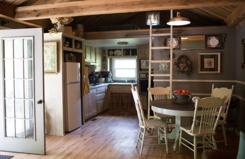 Hickman Cottage | Charming Cottage in the Tennessee Countryside