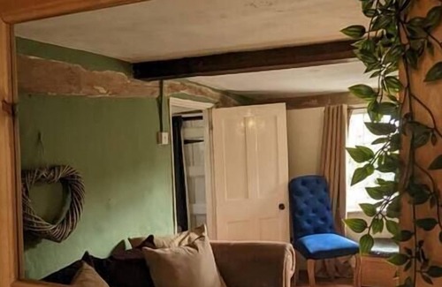 Riseley Cottage | Charming Cottage in the English Countryside