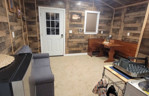 Cottonwood Cottage | Charming cottage in serene Cottonwood with AC, WiFi.