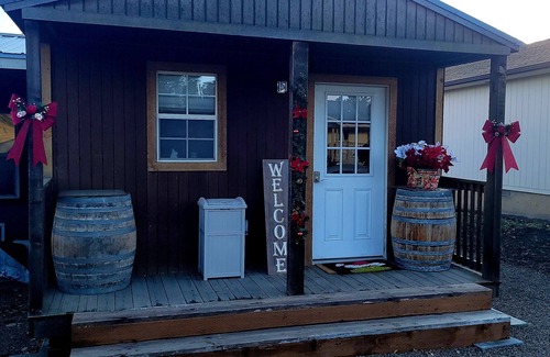 Cottonwood Cottage | Charming cottage in serene Cottonwood with AC, WiFi.