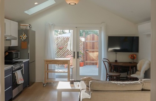 El Cerrito Cottage | Charming cottage in welcoming El Cerrito with luxury touches and great location!