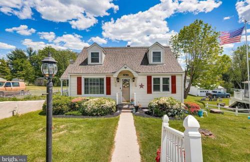 Ellicott City Apartment | Charming Cottage in Central Location*Near BWI*