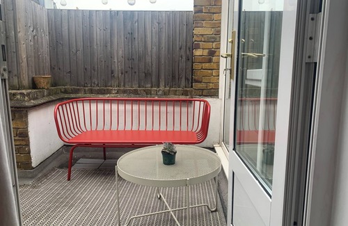 Angel Cottage | Charming Cottage. Islington Angel.