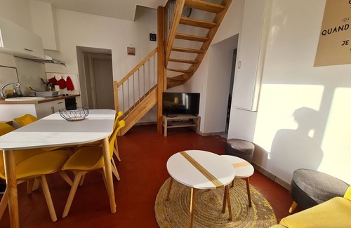 La Vernelle Cottage | Charming Cottage Near Beauval Zoo & Loire Castles - Private Courtyard & Bike Access