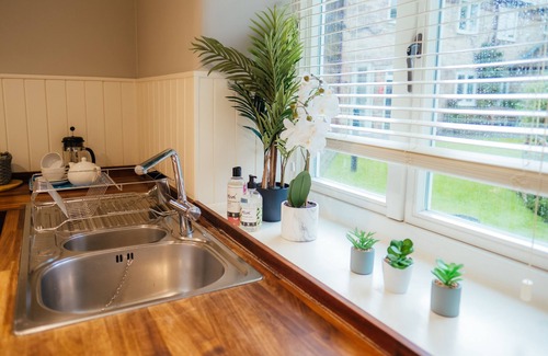Higher Bockhampton Cottage | Charming Cottage next to Ancient Forest