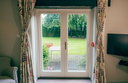 Higher Bockhampton Cottage | Charming Cottage next to Ancient Forest
