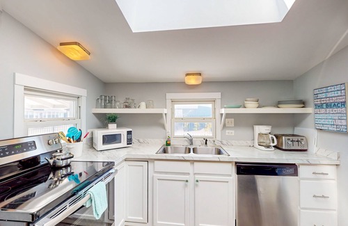 Ocean City Cottage | Charming cottage near beach/boardwalk with modern amenities, AC, WiFi