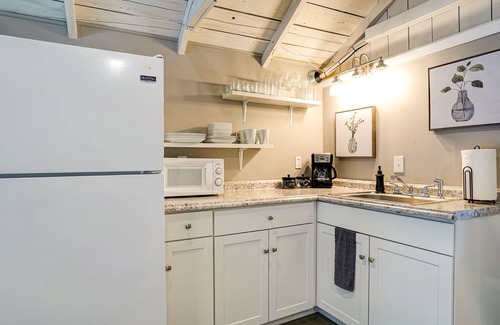 Santa Rosa House | Charming cottage near downtown Santa Rosa Maple 2