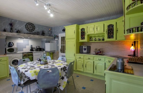 Limeuil Cottage | Charming Cottage Near Dordogne River, Ideal for Families, with Garden & BBQ
