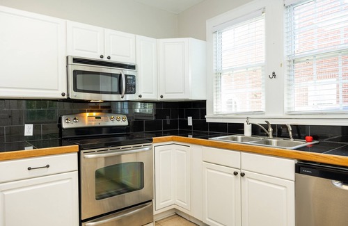 Opelika Cottage | Charming cottage near downtown Opelika!