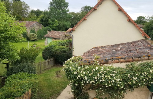 La Puye House | Charming cottage near Futuroscope, medieval city Chauvigny and La Roche Posay