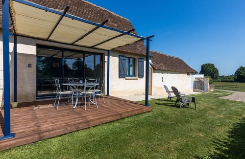 Montbizot Cottage | Charming Cottage Near Le Mans: Cozy Interior, Private Garden, and Modern Amenities