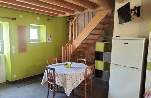 Cigogne Cottage | Charming Cottage near Loire Castles with Garden, WiFi, Parking, and Fully Equipped Kitchen