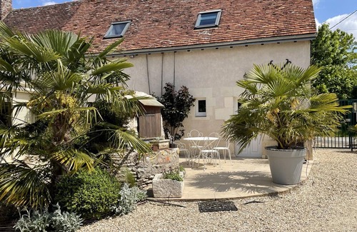 Cigogne Cottage | Charming Cottage near Loire Castles with Garden, WiFi, Parking, and Fully Equipped Kitchen