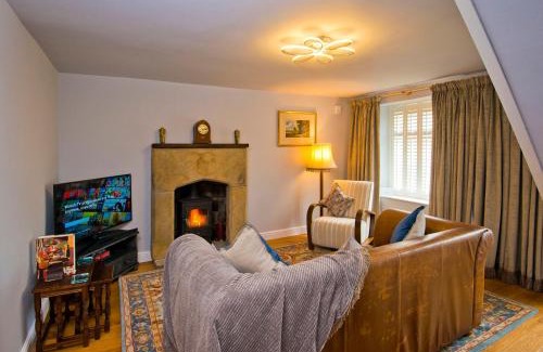 Tansley House | Charming Cottage Near Peak District & Chatsworth