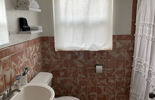 Historic Downtown Kissimmee House | Charming cottage near the lakefront in Kissimmee. walking to downtown amenities.