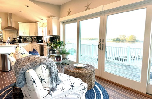 Dartmouth Cottage | Charming cottage overlooking the bay in Padanaram Village.