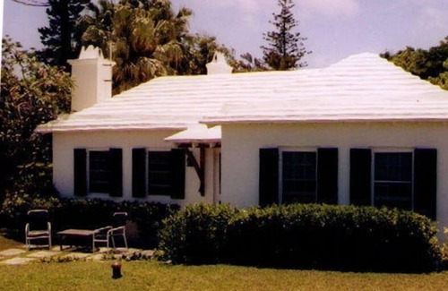 Somerset Village Cottage | Charming Cottage Overlooking Mangrove Bay