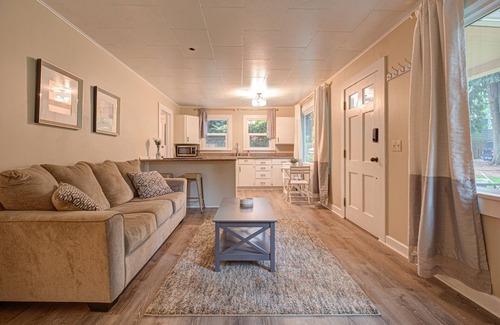 Pleasant Valley House | Charming Cottage - park like setting
