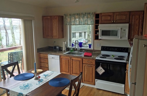 Sebascodegan Island Cottage | Charming cottage perfect for two, with views of Quahog Bay!