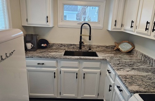 Pine Point House | Charming Cottage Steps to Pine Point Bch - 1 mile OOB outside Scarborough w/AC