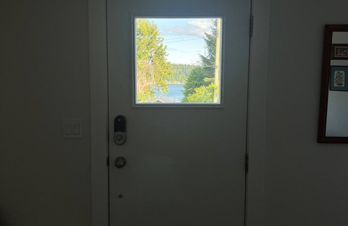 Gibsons Cottage | charming cottage suite perched just above the heart of Lower Gibsons