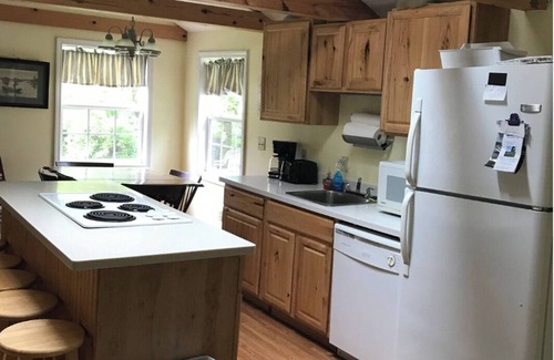 Canadohta Lake Cottage | Charming cottage at Canadohta Lake