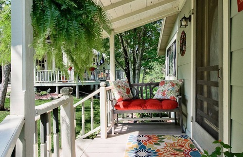 Eureka Springs Cottage | Charming cottage for two in a country setting but close to downtown.