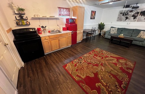 Goodlettsville Cottage | Charming cottage with AC and WiFi in welcoming Goodlettsville